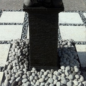 Stand - Pedestal with Balls